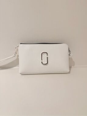 NWT Marc Jacobs j Marc wristlet - white